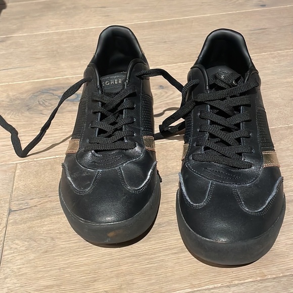 Great condition sz 11 black and gold leather sketchers shoes with memory foam - Picture 5 of 7